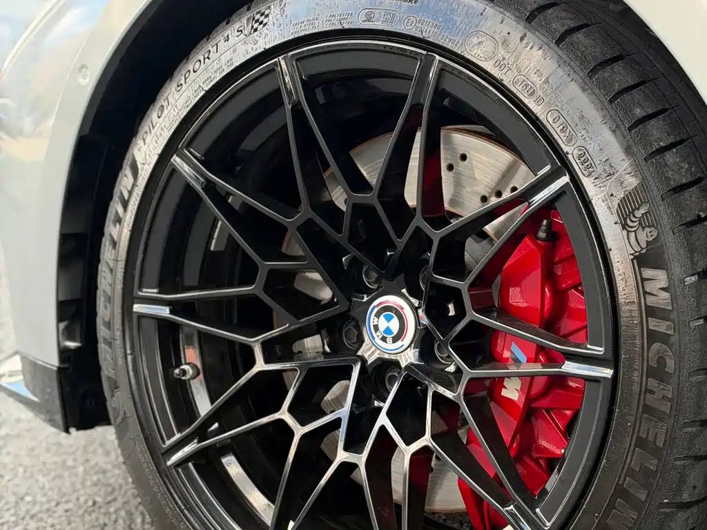 BMW M4 — миниатюра 3