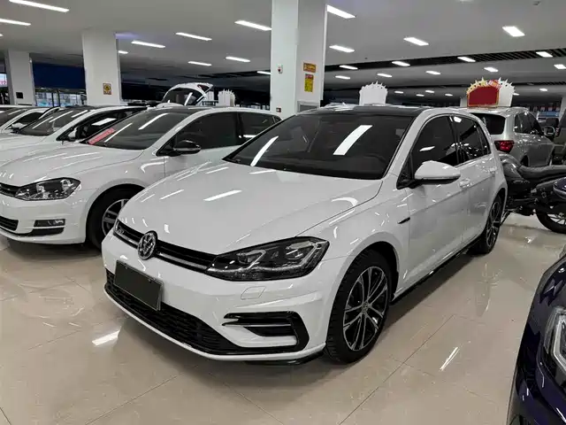 VOLKSWAGEN GOLF 2018