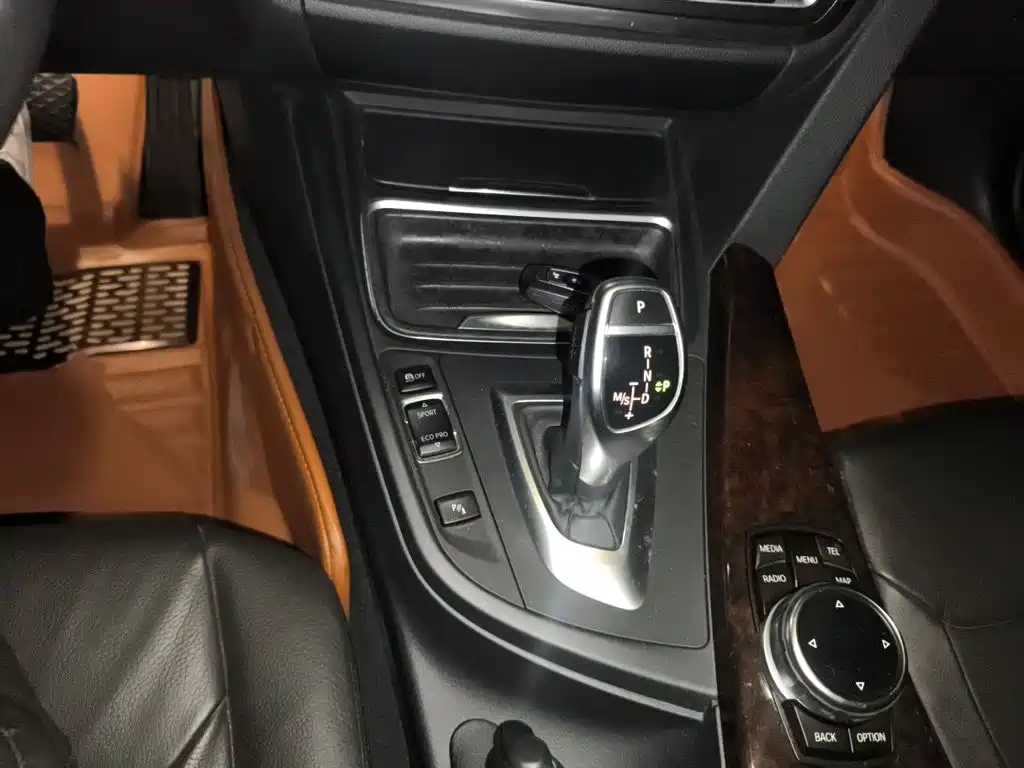 BMW 3 Series — миниатюра 7