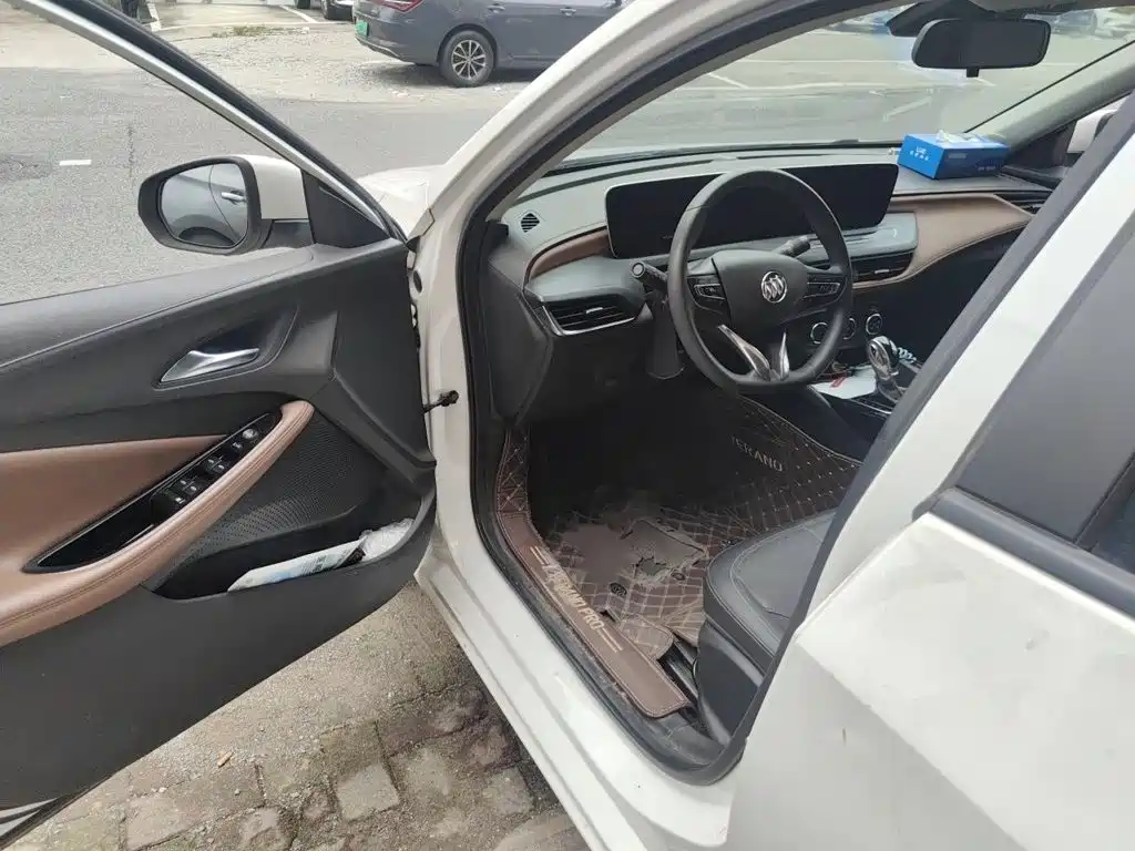 Buick Verano — миниатюра 14