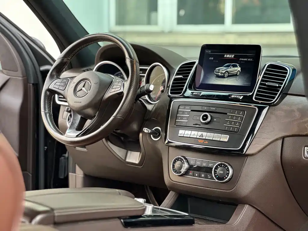 Mercedes-Benz GLE (Import) — миниатюра 12