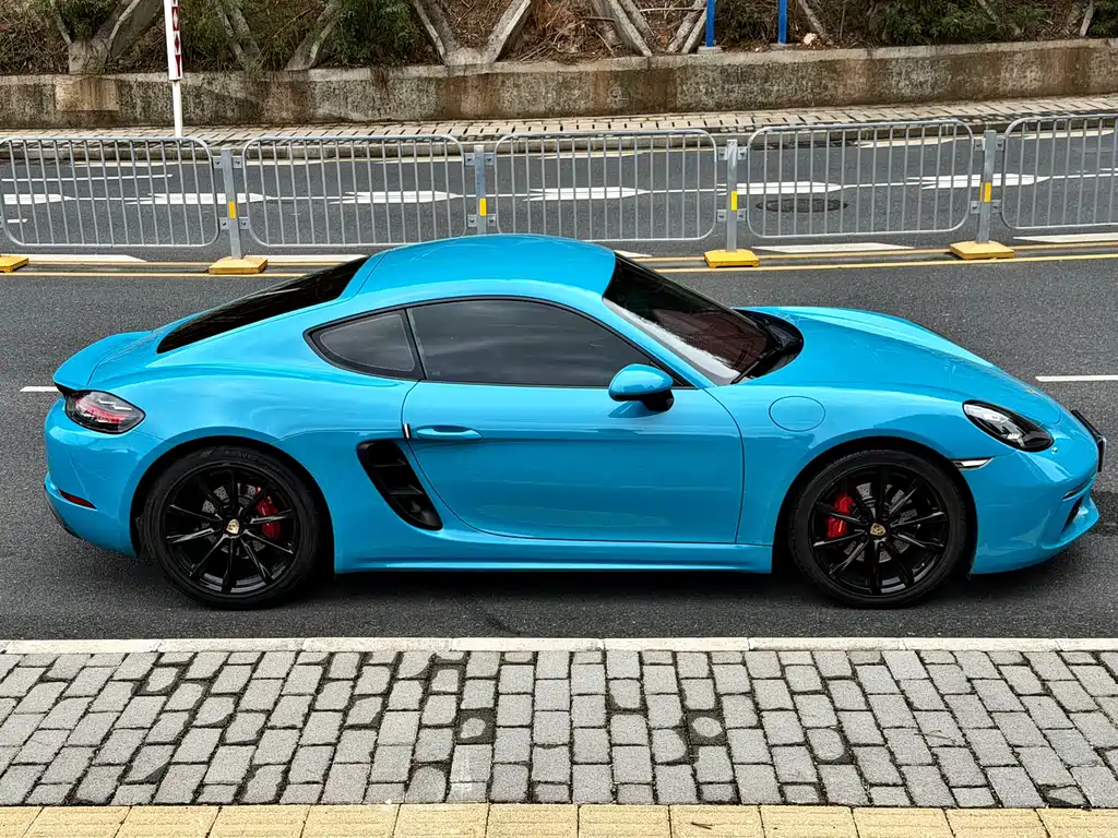 Porsche 718 2018 Cayman 2.0T