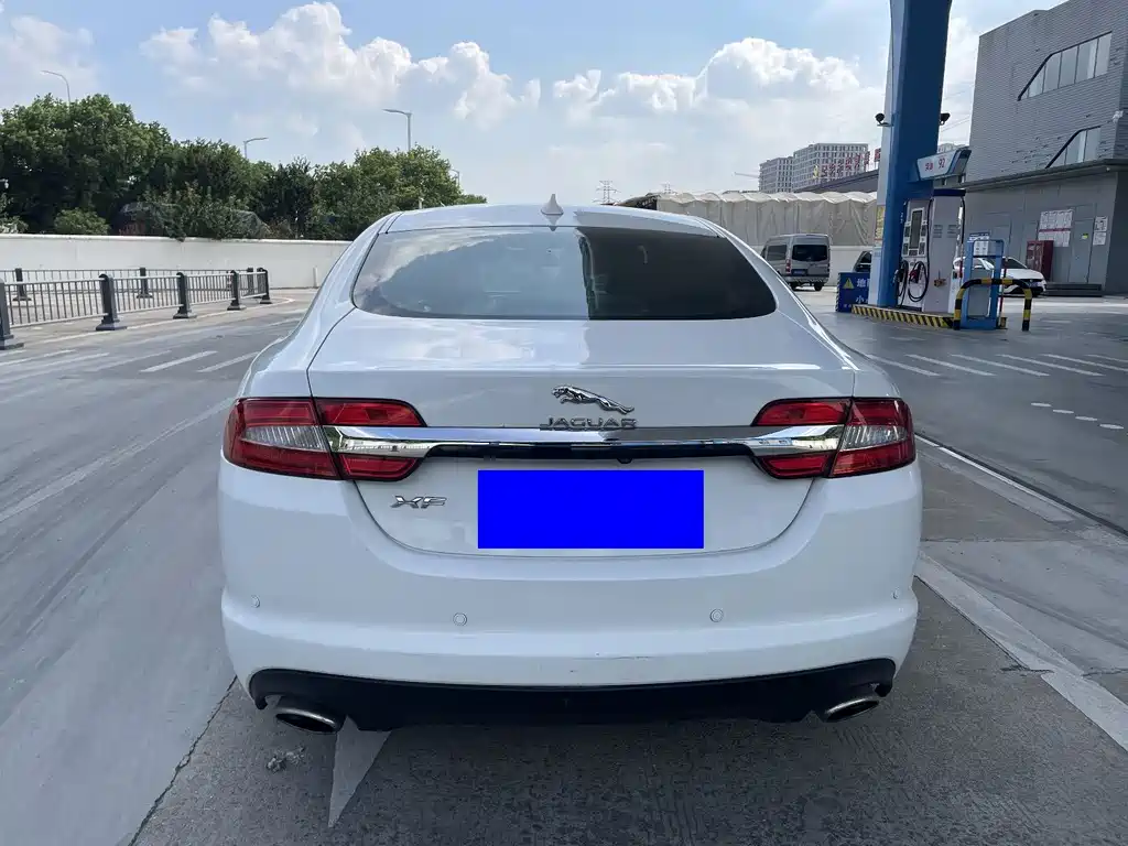 Jaguar XF — миниатюра 10