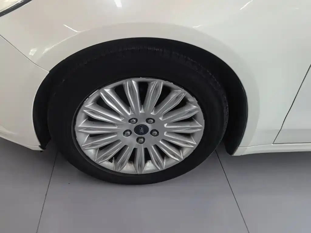 Ford Mondeo — миниатюра 23