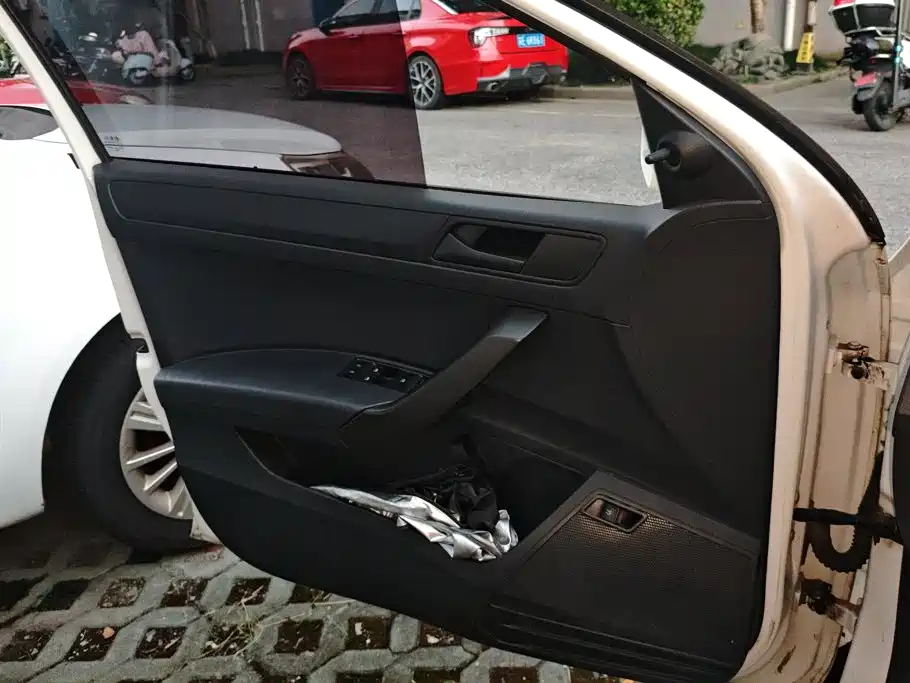 Volkswagen Santana — миниатюра 6
