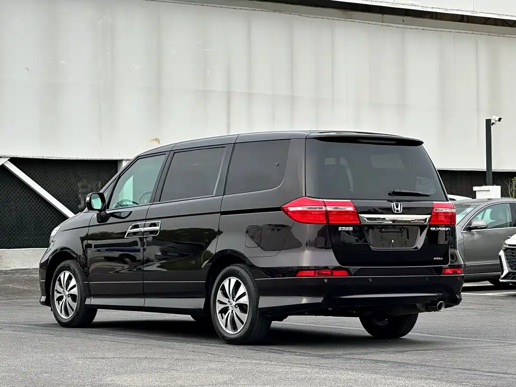 Honda Elysion 2015 2.4L VTi-S Luxury