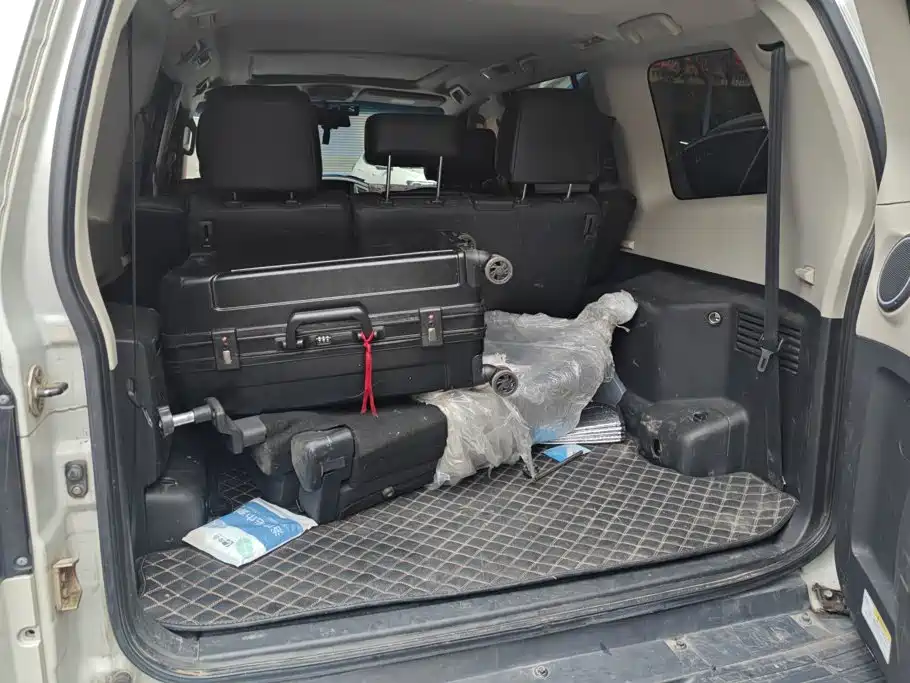 Mitsubishi Pajero — миниатюра 4