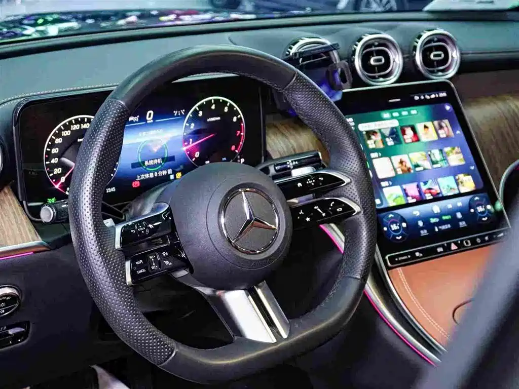 MERCEDES-BENZ GLC
