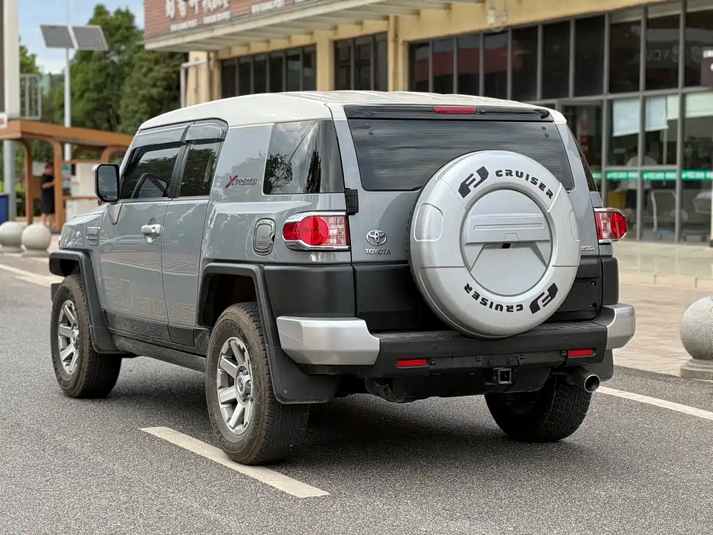 Toyota FJ Cruiser FJ 2024 4.0L