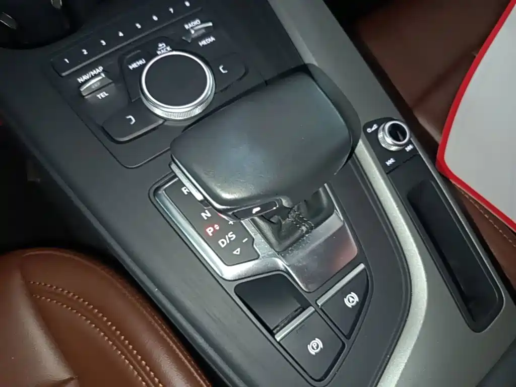 Audi A4L — миниатюра 14