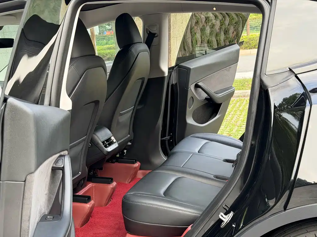 Tesla Model Y — фотографии объявления, Фото 10