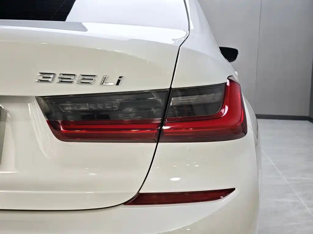 BMW 3 Series - фото 18