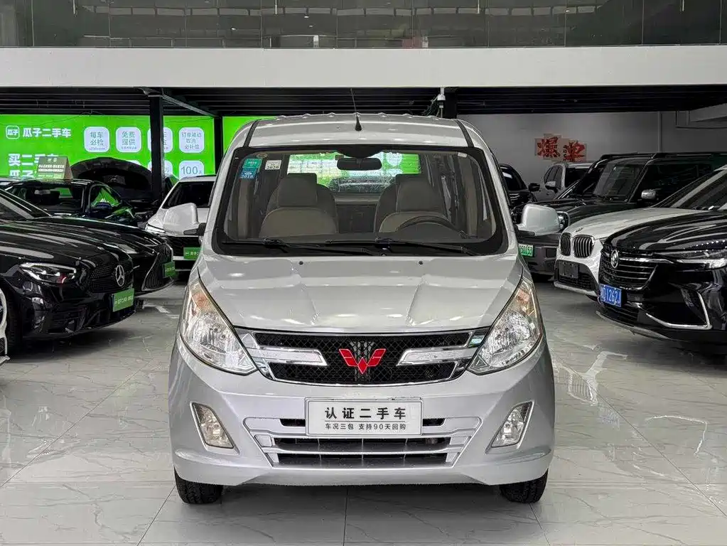 Wuling Rongguang V — миниатюра 6