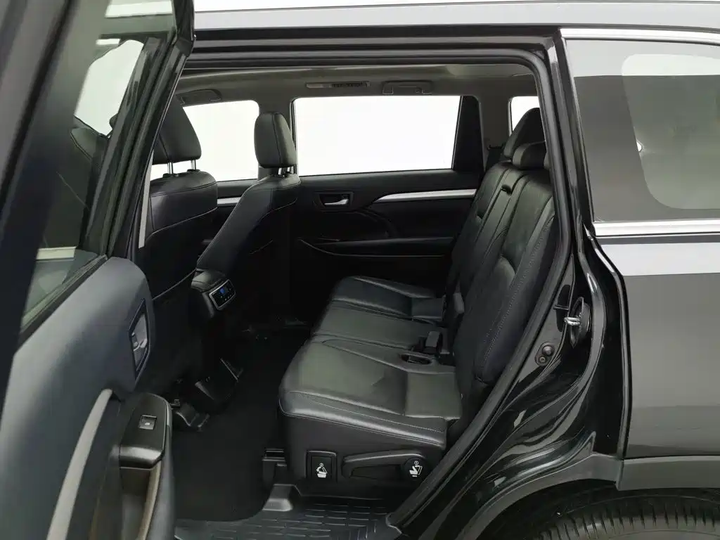Toyota Highlander — миниатюра 15