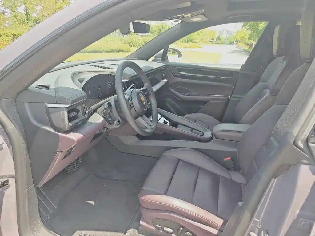 Porsche Macan EV — миниатюра 8