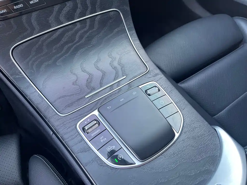 Mercedes-Benz C-Class — миниатюра 11