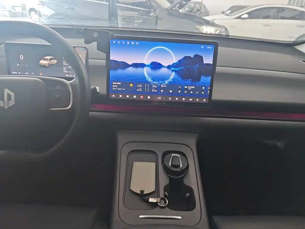 Leapmotor Leapmotor C10 — миниатюра 13