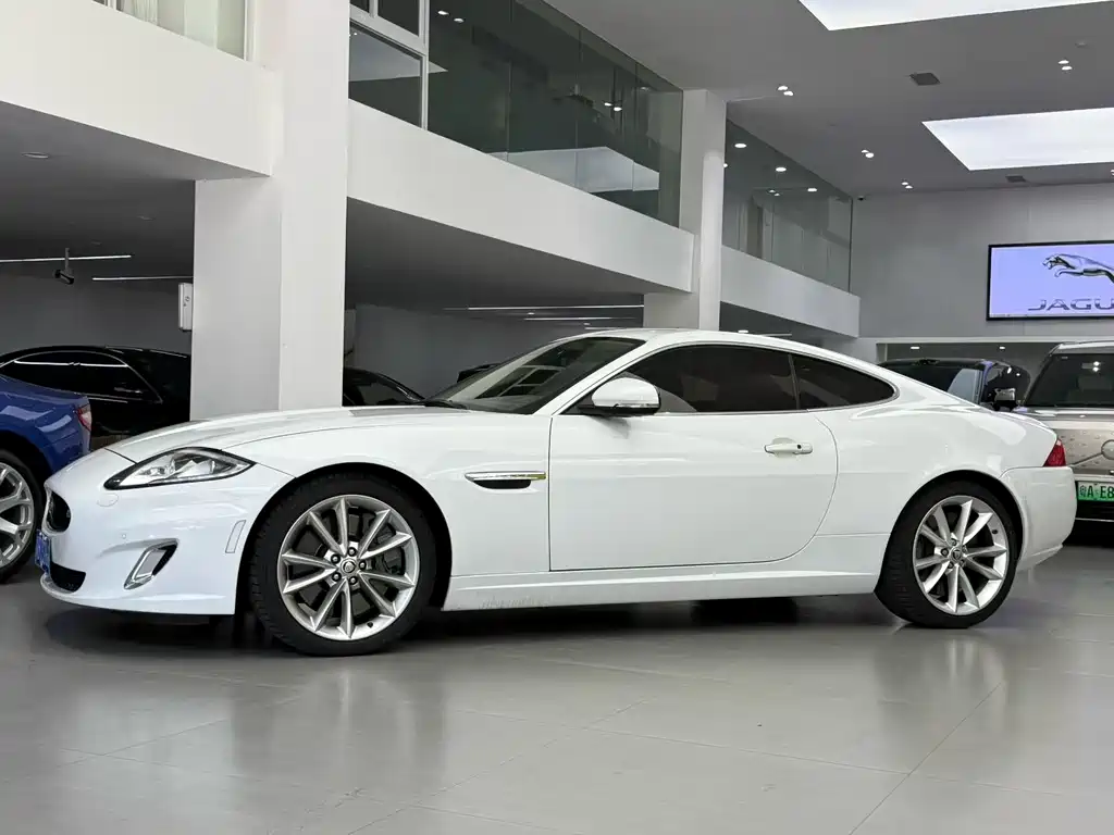 Jaguar XK — миниатюра 3
