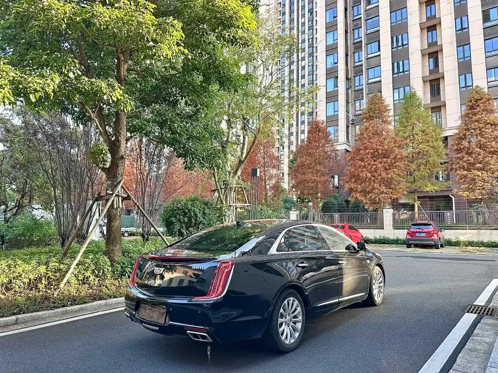 CADILLAC XTS
