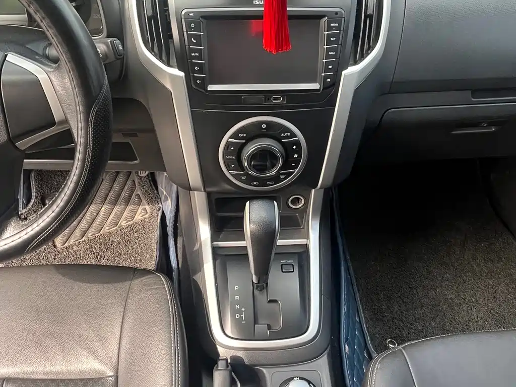 Isuzu D-MAX — миниатюра 8