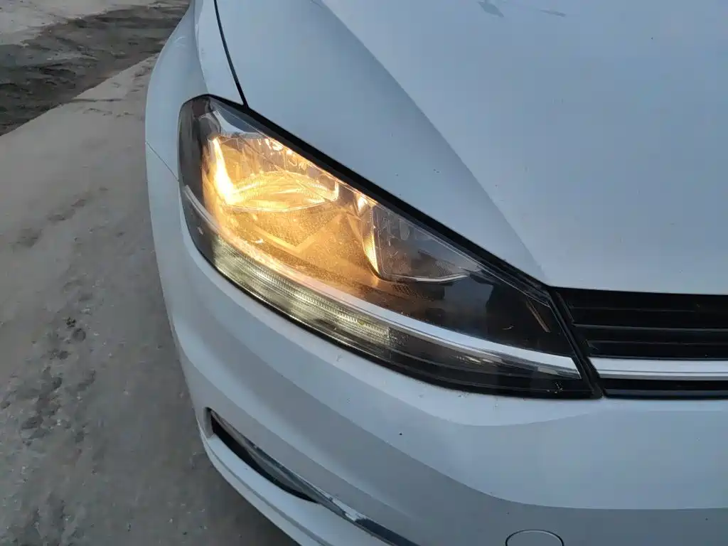 Volkswagen Golf — миниатюра 25