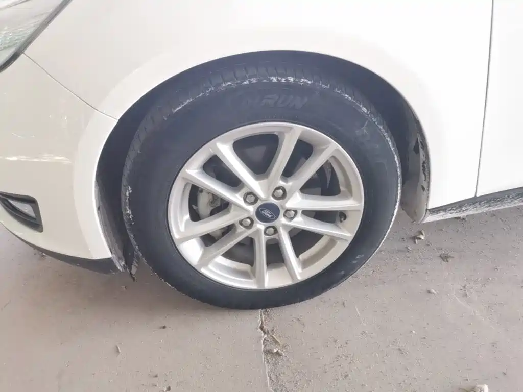 Ford Focus — миниатюра 23