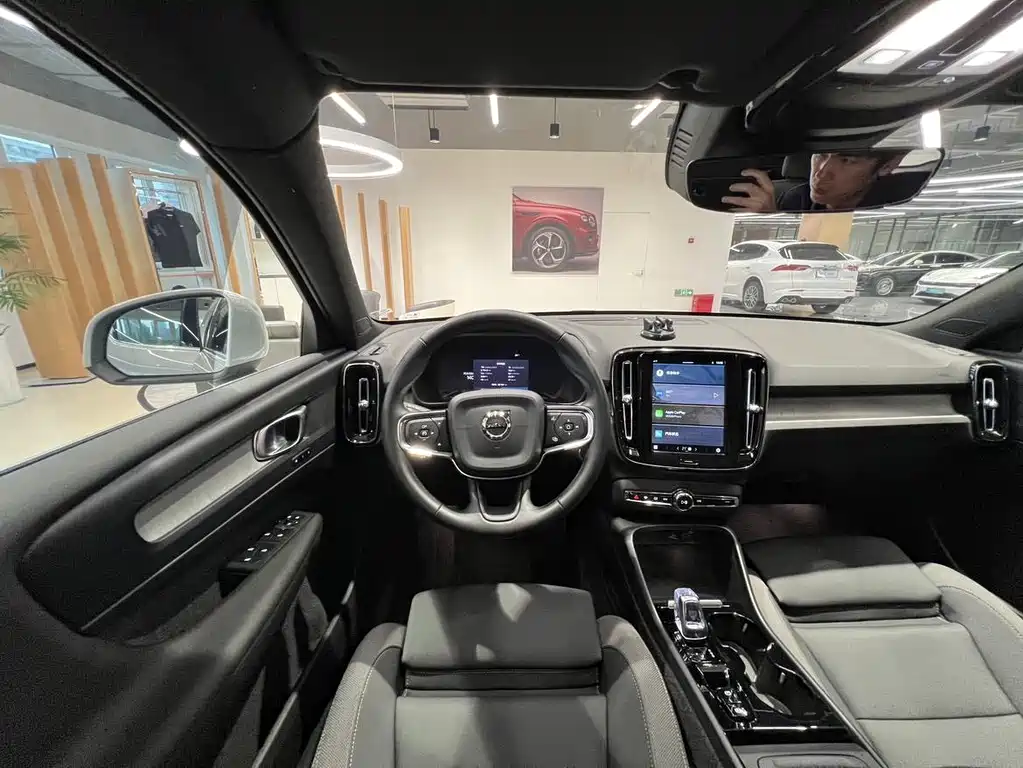 Volvo XC40 — миниатюра 12