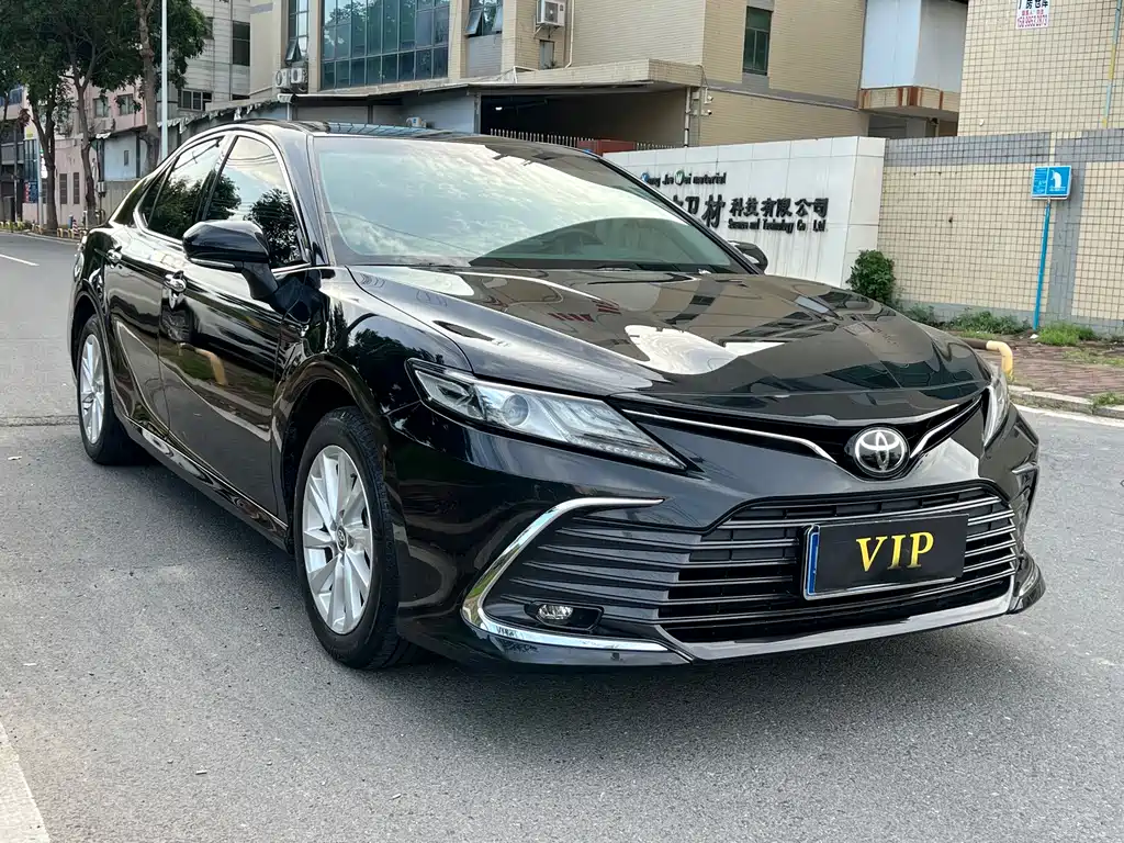 Toyota Camry — миниатюра 3
