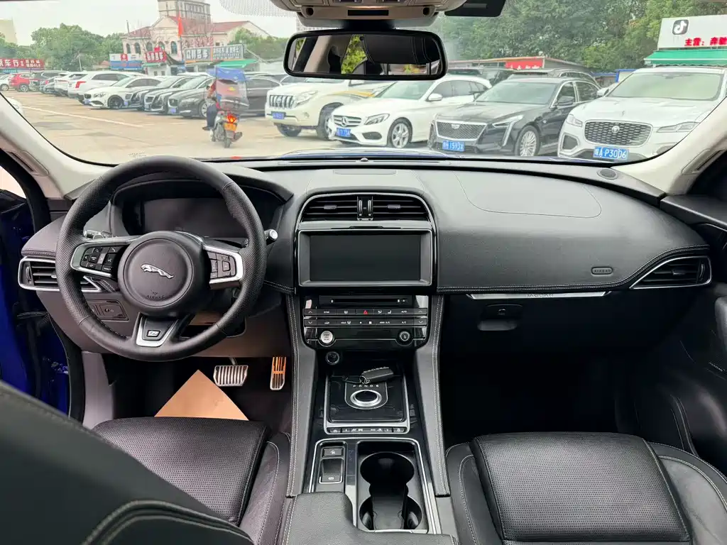 Jaguar F-PACE — миниатюра 6