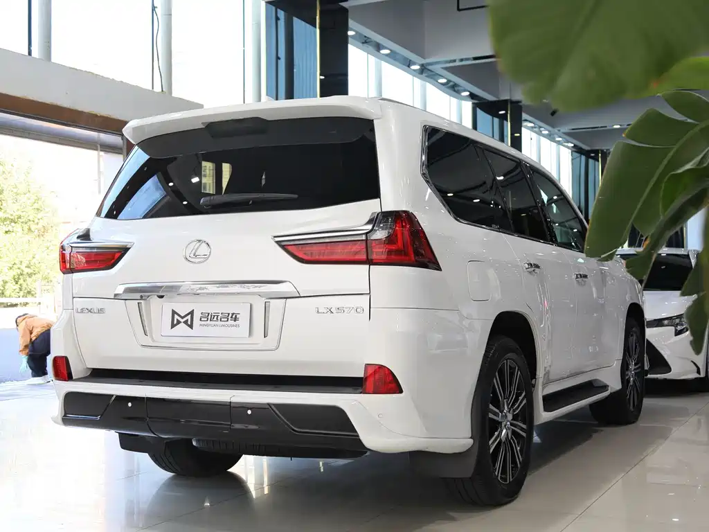 Lexus LX — миниатюра 20