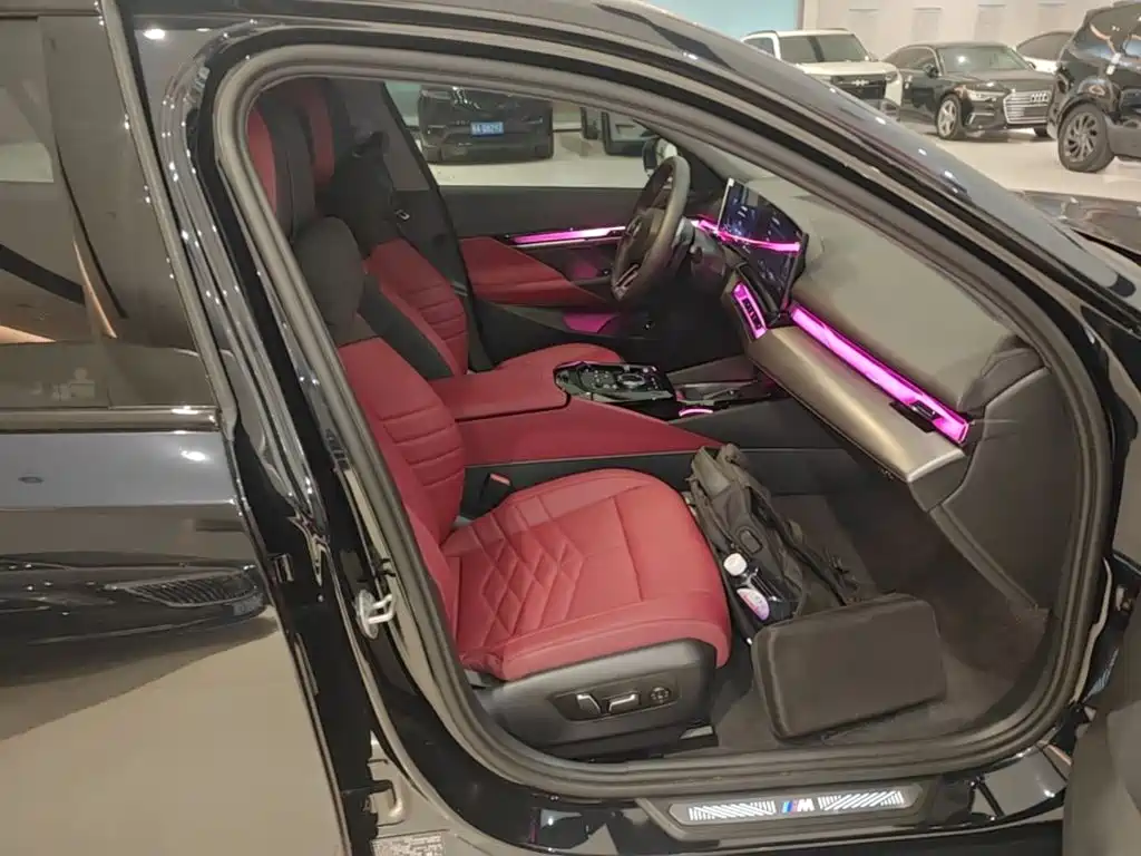BMW 5 Series — миниатюра 25