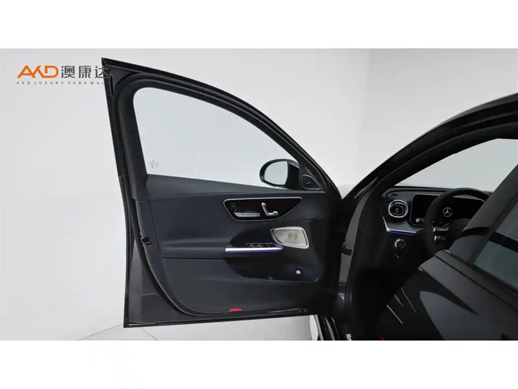 Mercedes-Benz C-Class — миниатюра 10