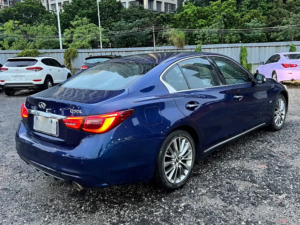 Infiniti Q50L 2018 2.0T VI