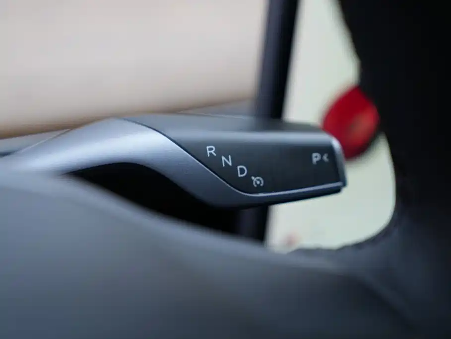 Tesla Model 3 — миниатюра 12
