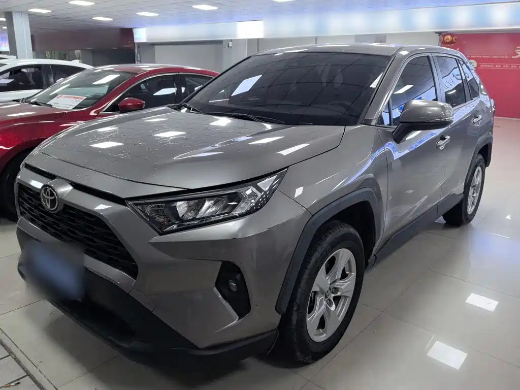Toyota RAV4 — миниатюра 8