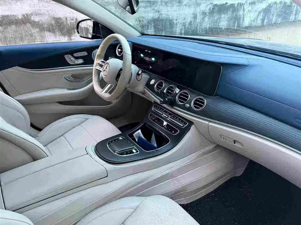 Mercedes-Benz E-Class — миниатюра 4