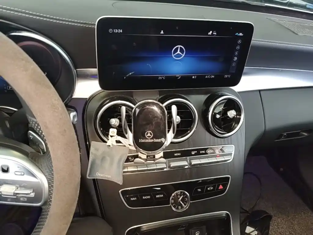 Mercedes-Benz C-Class — миниатюра 13