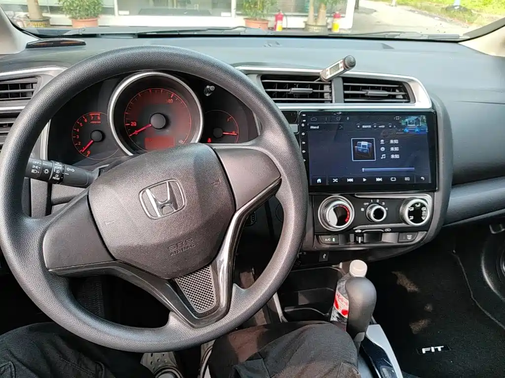 Honda Fit — миниатюра 10