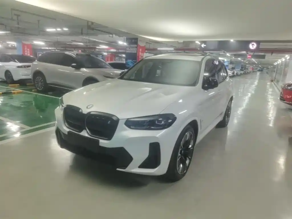 BMW iX3 2023