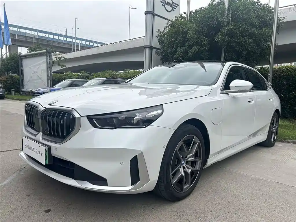 宝马i5 2024款 eDrive 35L  豪华套装 2025