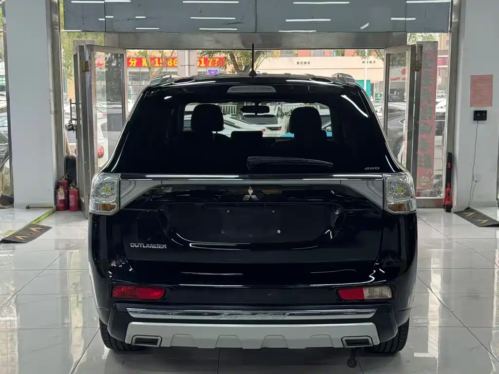 Mitsubishi Outlander (Import) — миниатюра 4