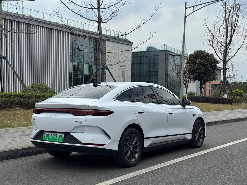 BYD QIN L