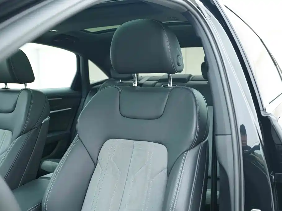 Audi A6L — миниатюра 12