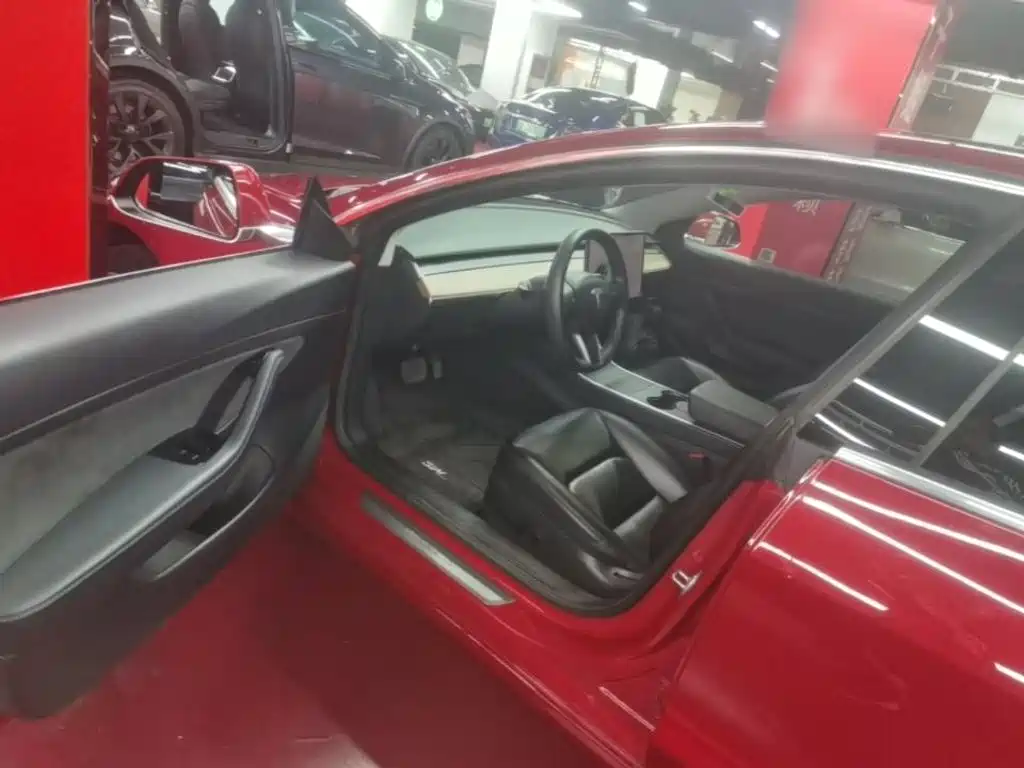 Tesla Model 3 — миниатюра 16