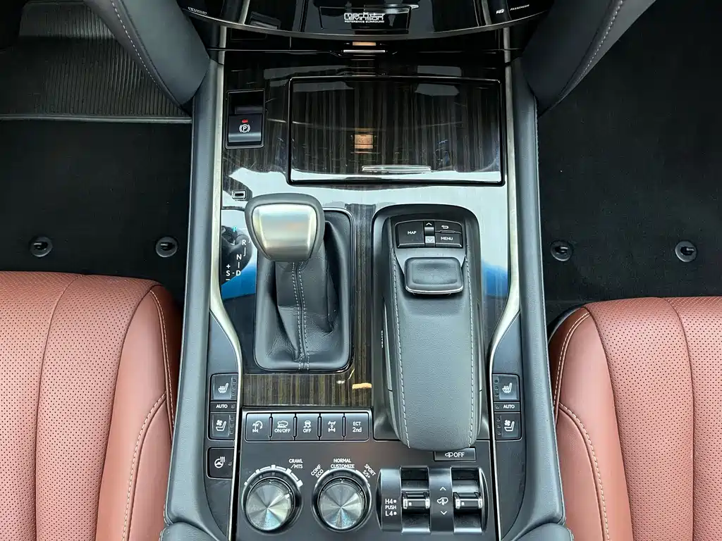 Lexus LX — миниатюра 13