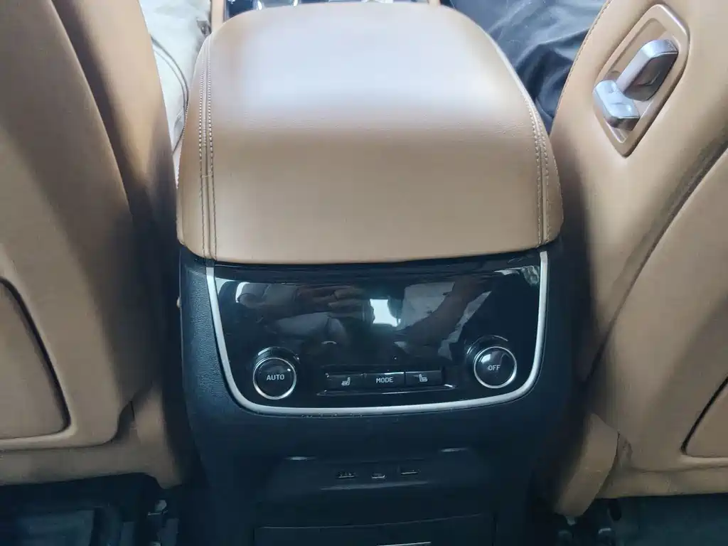 Li Auto Li ONE — миниатюра 10
