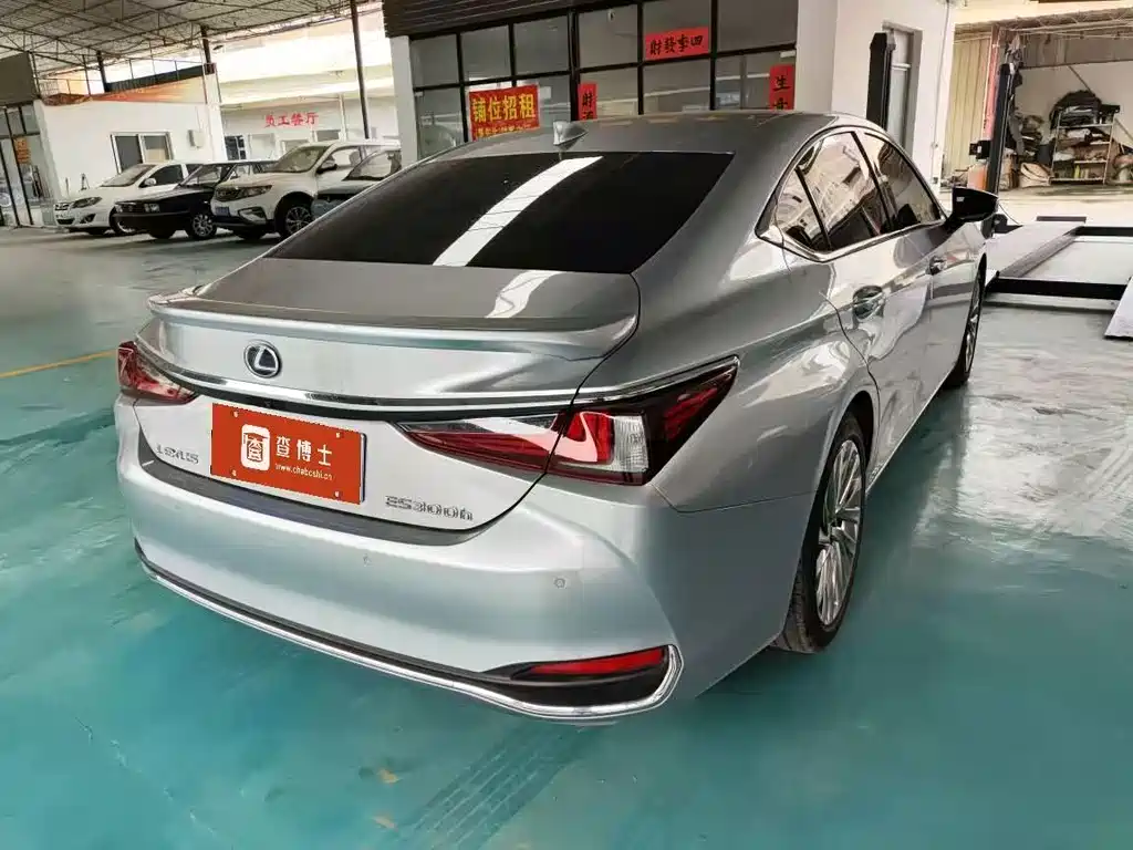 Lexus ES — миниатюра 3