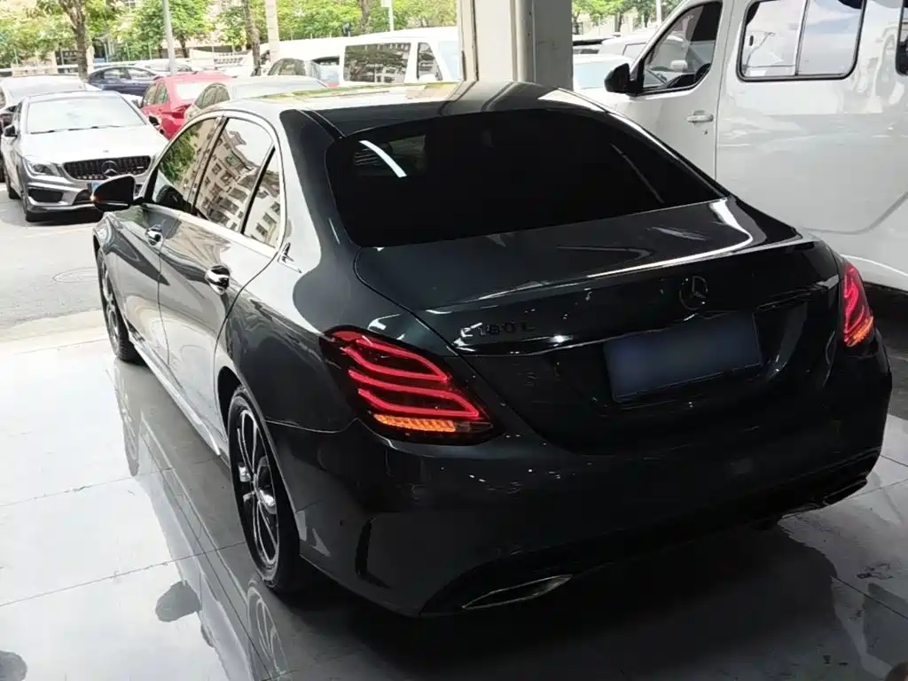 Mercedes-Benz C-Class — миниатюра 5