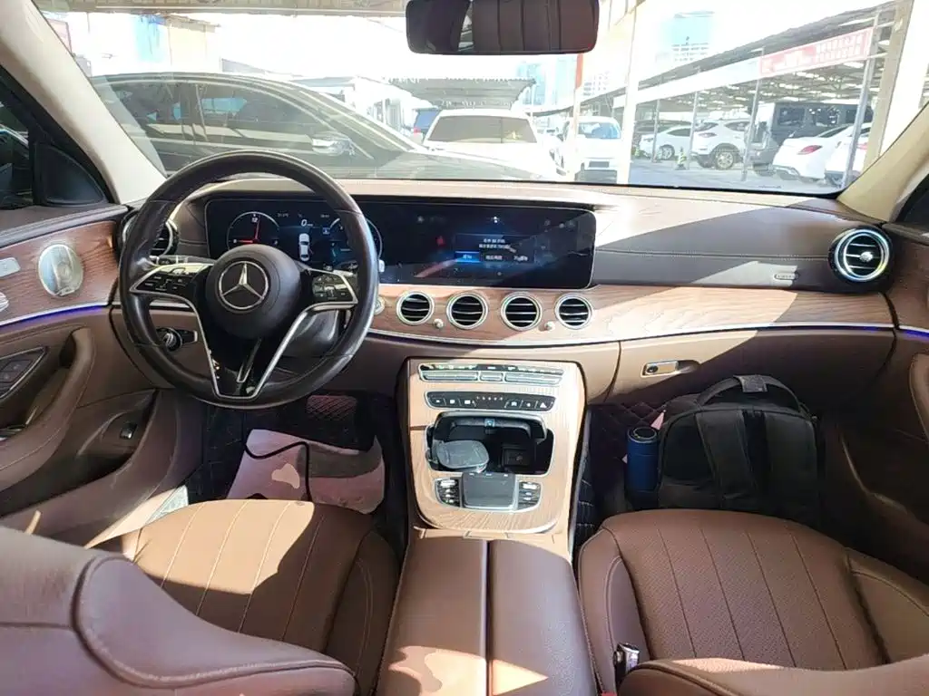 Mercedes-Benz E-Class — миниатюра 10