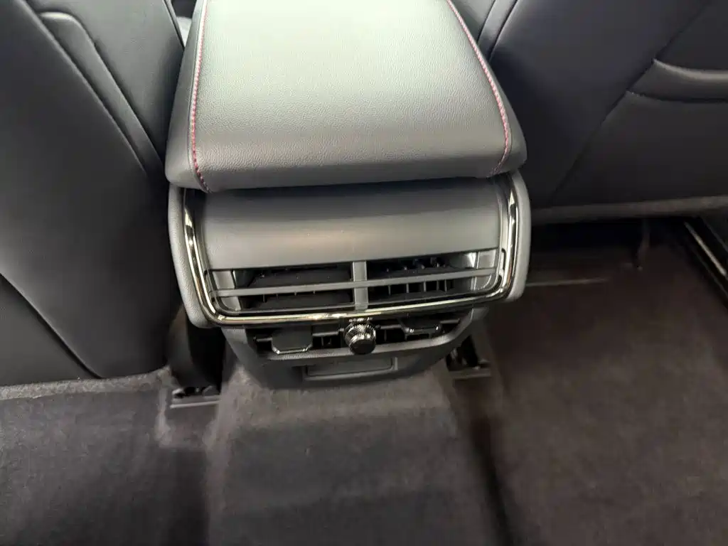 Ford Mondeo — миниатюра 8